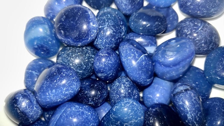 Facts About Blue Onyx: Meanings, Properties, and Benefits