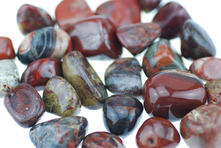 Facts About Poppy Jasper: Meanings, Properties, and Benefits