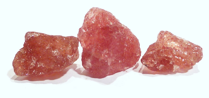 Facts About Strawberry Quartz: Meanings, Properties, and Benefits