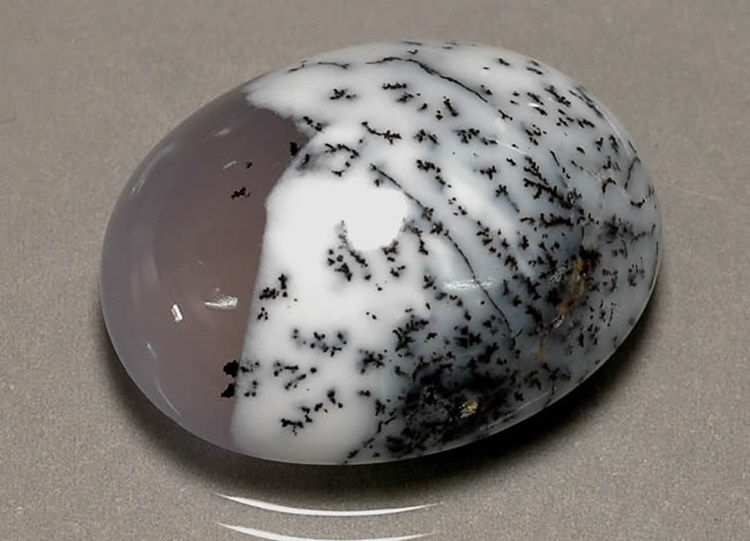 Facts About Dendritic Agate: Meanings, Properties, and Benefits