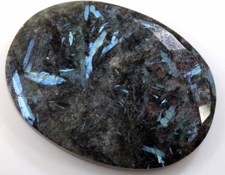 Facts About Nuummite: Meanings, Properties, and Benefits