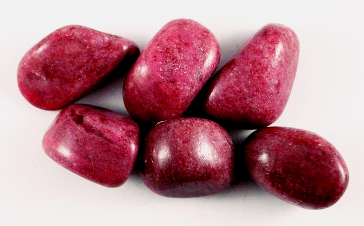 Facts About Thulite: Meanings, Properties, and Benefits