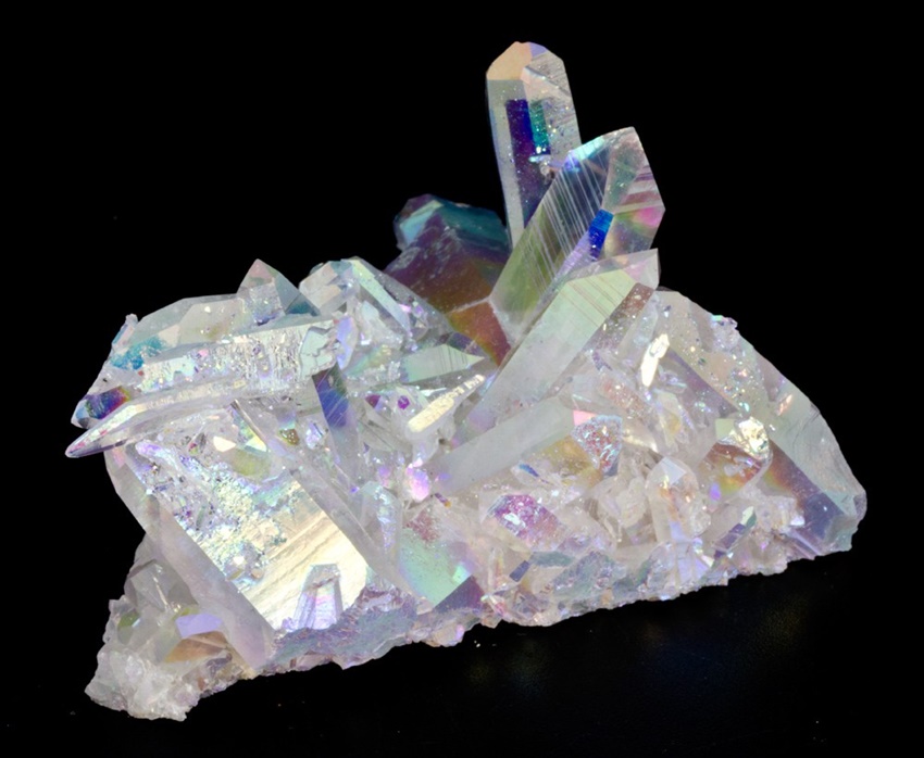 Meanings, Properties, and Benefits of Angel Aura Quartz