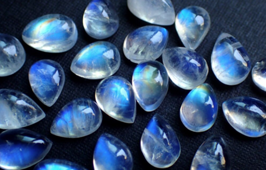 Facts About Blue Moonstone: Meanings, Properties, and Benefits