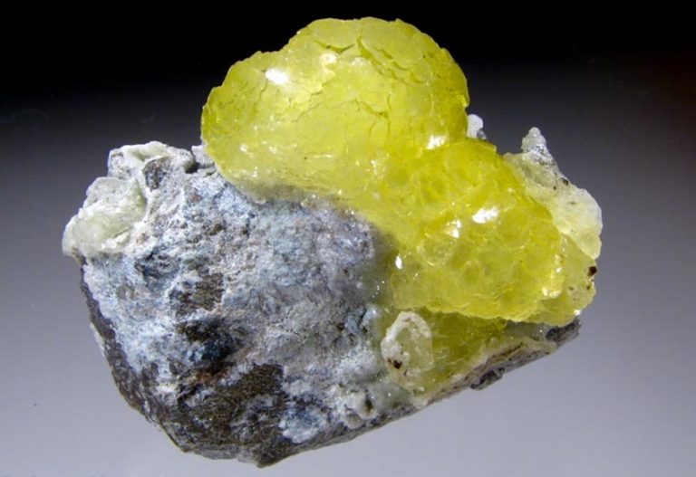 Brucite: Meanings, Properties, and Benefits