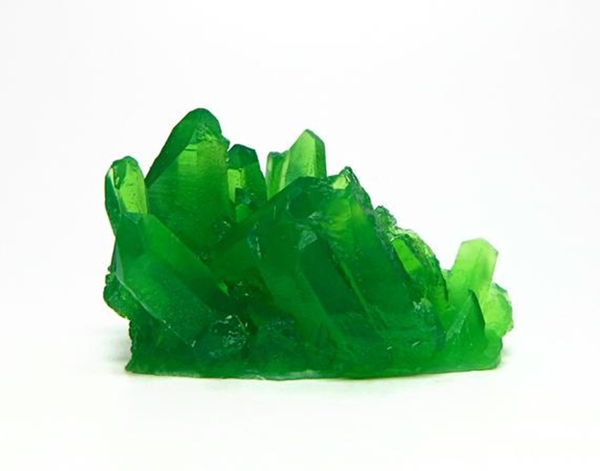 Emerald Quartz: Meanings, Properties, and Benefits