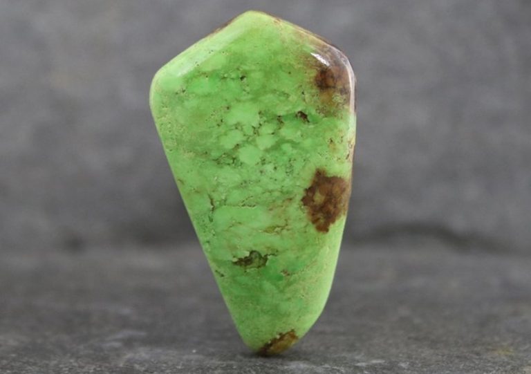Gaspeite: Meanings, Properties, and Benefits