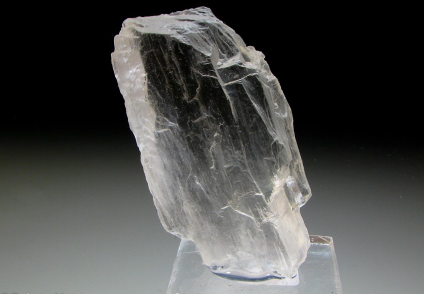 Petalite: Meanings, Properties, and Benefits