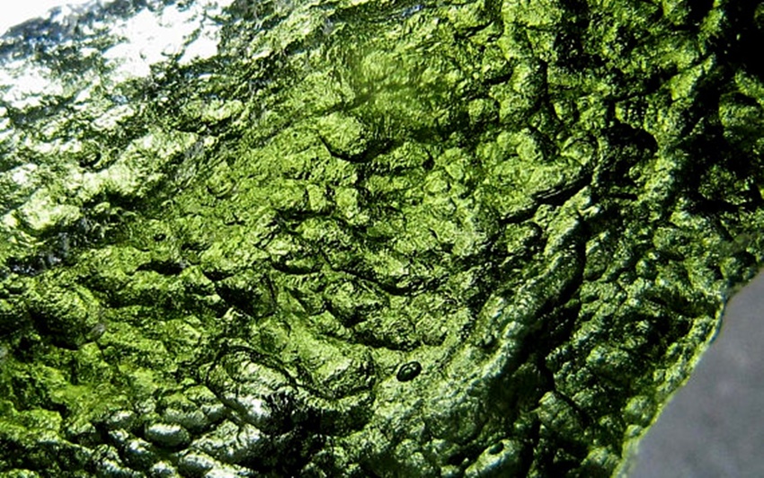 Moldavite: Meanings, Properties, and Benefits