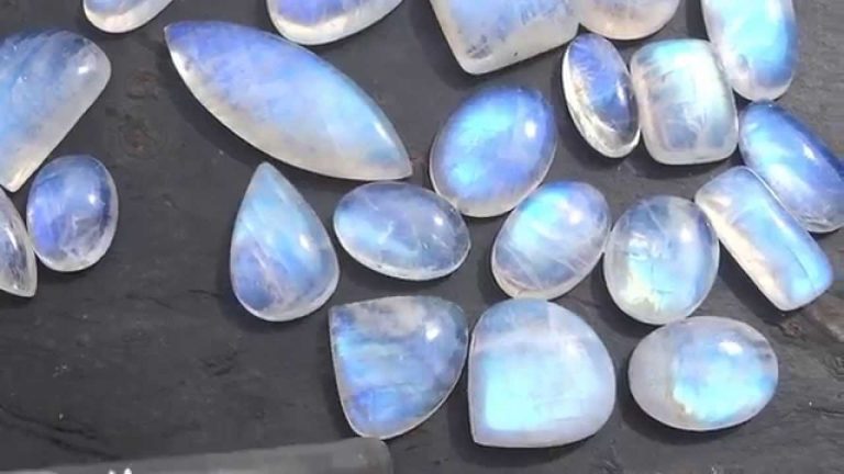 Facts About Moonstone Crystals
