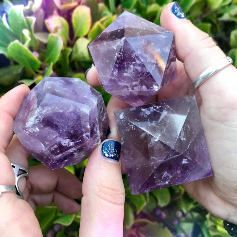 A Complete Guide To February Birthstone