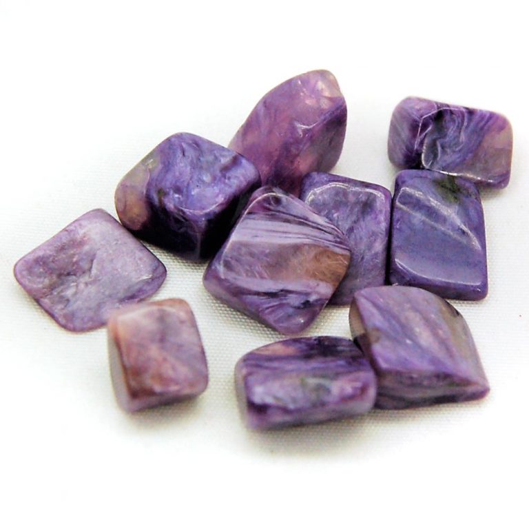 Crystal Combinations for Charoite