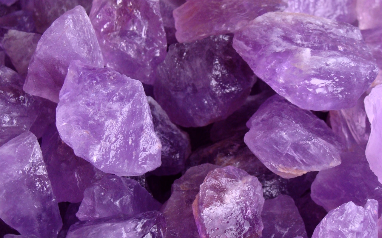 Purple Crystals Stone – Meanings, Properties & Benefits