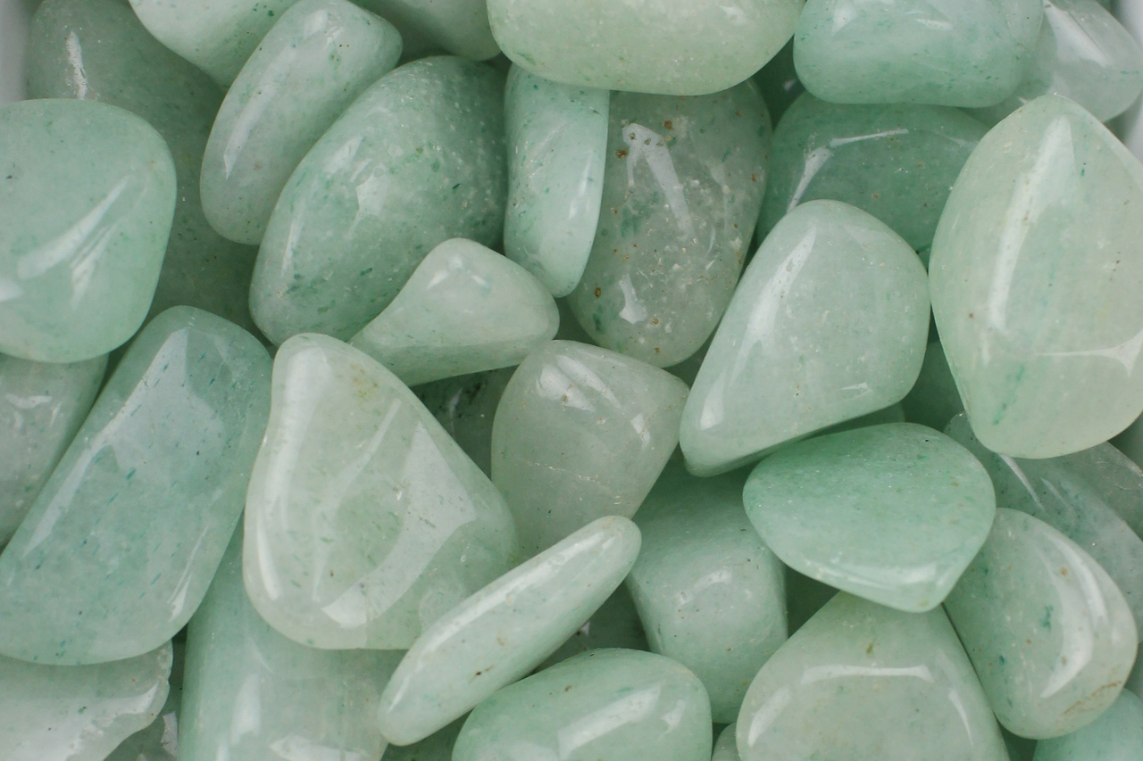 Green Crystals Stone – Meanings, Properties & Benefits