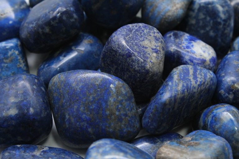 Facts About Lapis Lazuli: Meanings, Properties, and Benefits - Gemstagram
