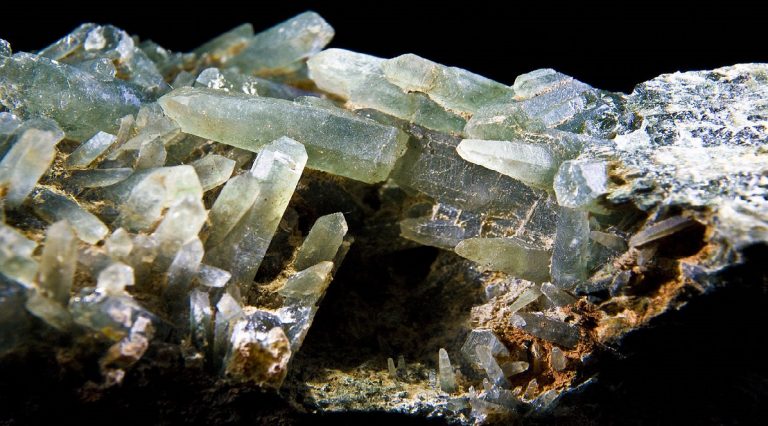 crystals for healing insect bites and stings
