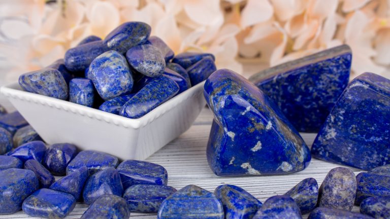 crystals for healing throat pains