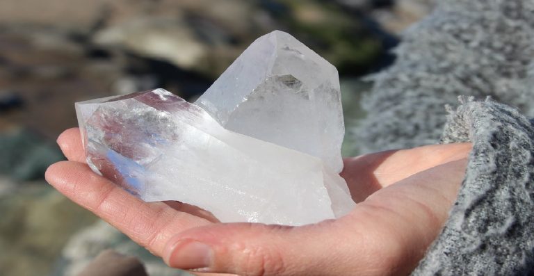 crystals for healing thyroid problems