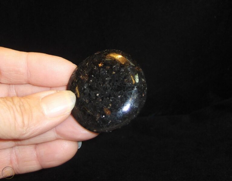 The Power of Nuummite